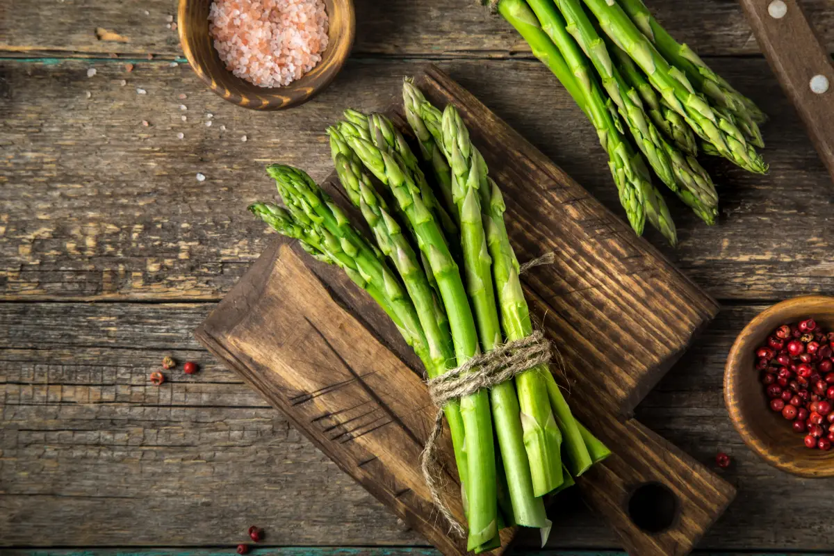 The Lowdown on Asparagus: Counting Carbs, the Chic Way