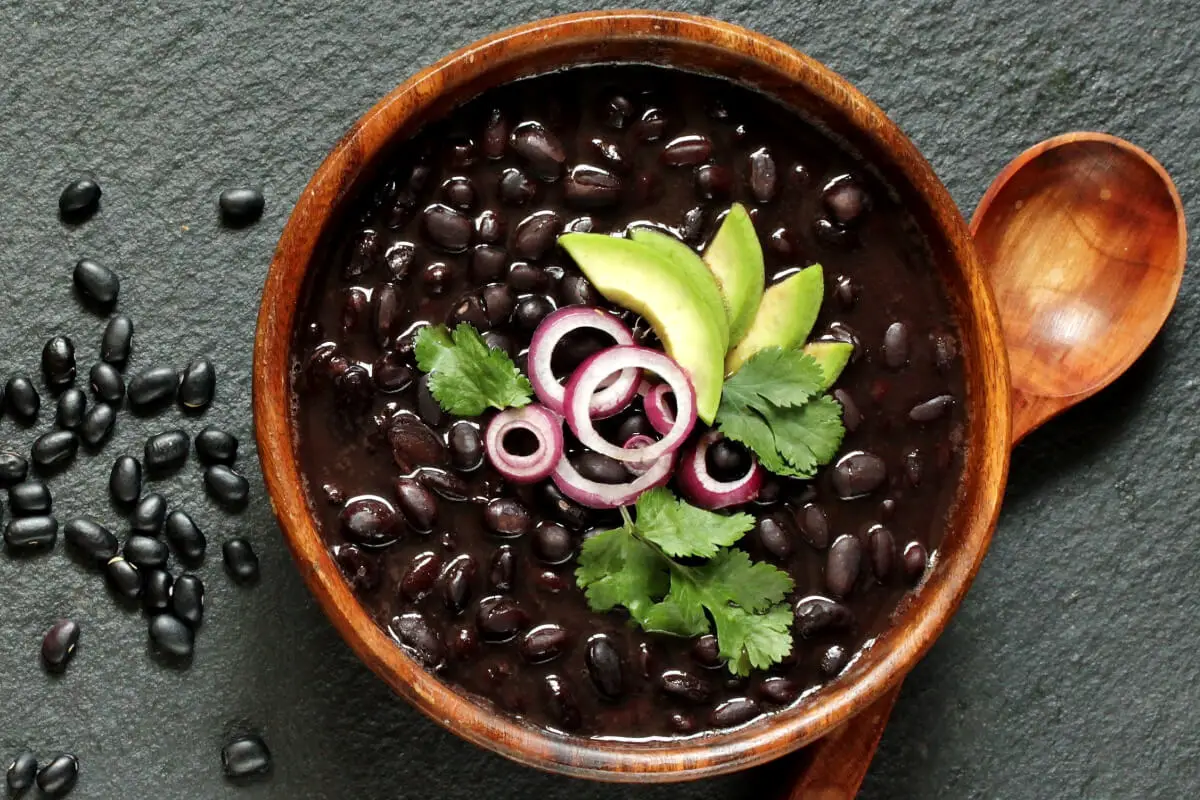 Carbs in Black Beans: Family Nutrition Guide